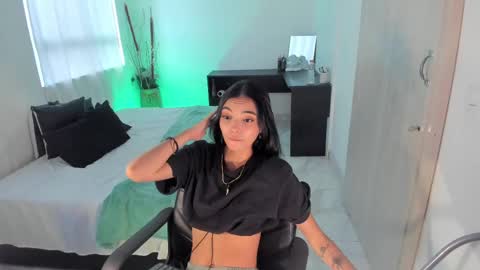 ANABEL WOLF  online show from January 10, 10:15 pm