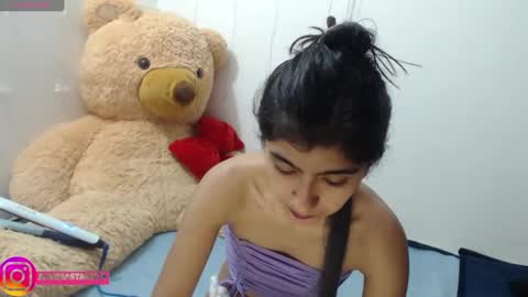 Anahi Browns online show from March 10, 7:18 pm