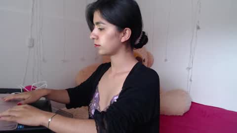 Anahi Browns online show from January 28, 7:21 pm