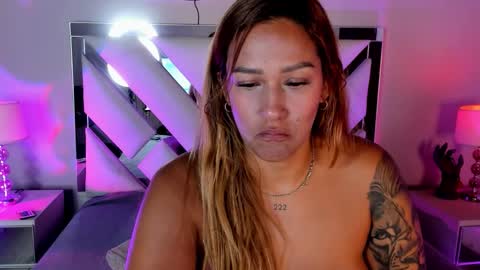 Snapshot of anahii_jones chatting on October 5, 11:32 pm Anah Jones online show from October 5, 11:32 pm