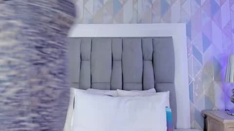 Snapshot of anais_cooper chatting on October 4, 11:49 am online show from October 4, 11:49 am