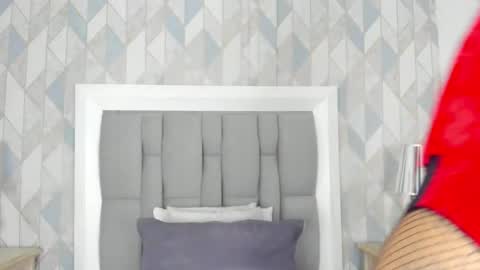 Snapshot of anais_cooper chatting on February 13, 11:39 am online show from February 13, 11:39 am