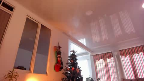 Snapshot of anakedartist chatting on December 25, 5:05 pm Mariana online show from December 25, 5:05 pm