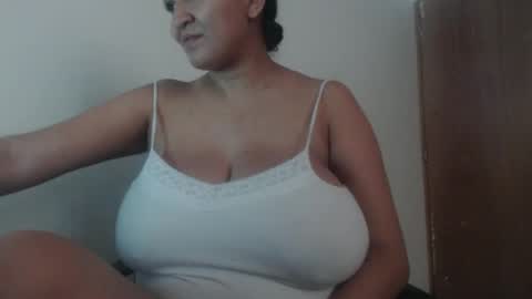 Snapshot of analy_hot chatting on September 24, 12:15 pm analy_hot online show from September 24, 12:15 pm