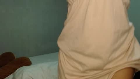 A l e online show from March 21, 3:22 am