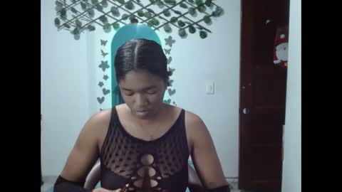 andrea1_ebony online show from December 18, 1:05 pm