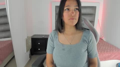 andrea_brunette_ online show from October 6, 12:33 pm