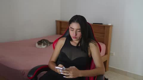 Andrea online show from February 25, 5:44 pm