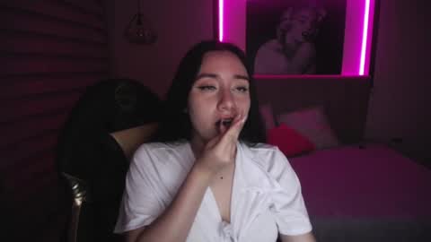 Snapshot of andrea_ramoss_ chatting on March 11, 2:53 am Andrea Ramos online show from March 11, 2:53 am
