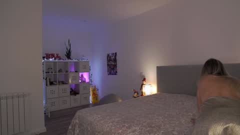 Snapshot of angel_danm_milf chatting on December 17, 11:39 am Patricia - online show from December 17, 11:39 am