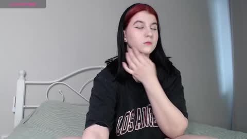 Snapshot of angel_gelya chatting on December 6, 8:15 am Angel online show from December 6, 8:15 am