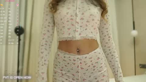 Luisa online show from April 7, 2:52 pm