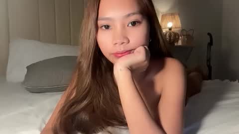 angel_petite07 online show from December 21, 8:40 am