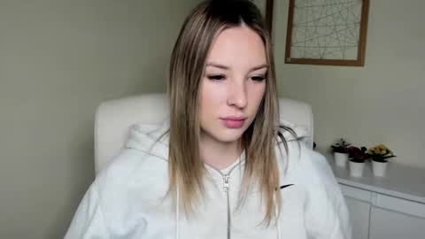 Angela online show from January 19, 9:16 am