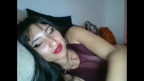 Snapshot of angela_mis chatting on October 10, 5:01 am Angela online show from October 10, 5:01 am