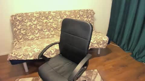 glow online show from October 18, 2:53 pm