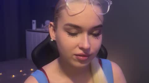 Angela and I just new here Pls send Like and Subscribe 3 online show from December 4, 9:04 pm