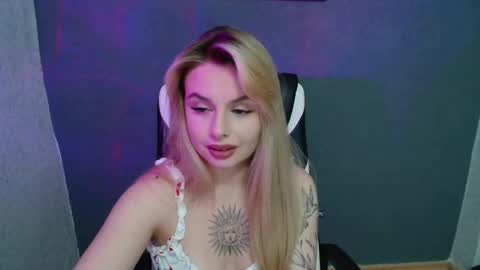 Snapshot of angelicablanch chatting on September 12, 9:00 pm angelicablanch online show from September 12, 9:00 pm