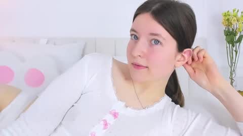 Angelic online show from March 8, 3:05 am