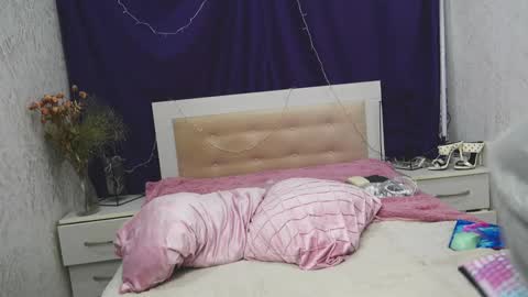 Snapshot of angelika_rouge chatting on February 19, 4:11 pm Angelika Rouge online show from February 19, 4:11 pm