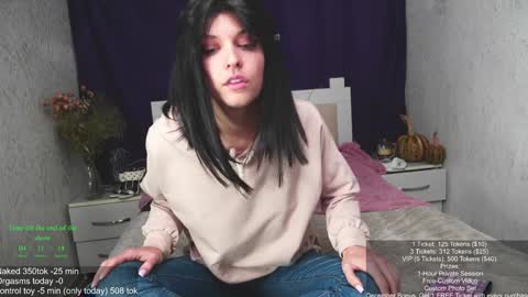 Snapshot of angelika_rouge chatting on December 3, 2:38 pm Angelika Rouge online show from December 3, 2:38 pm