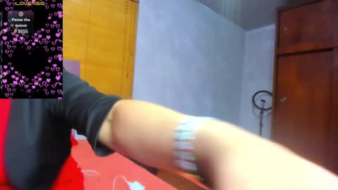 Snapshot of angelina_stone_65 chatting on January 7, 10:41 pm Angelina online show from January 7, 10:41 pm