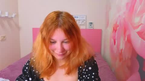 AngelinaLow online show from April 18, 11:35 am