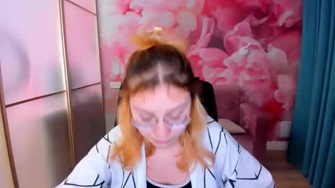 AngelinaLow online show from February 20, 4:08 pm