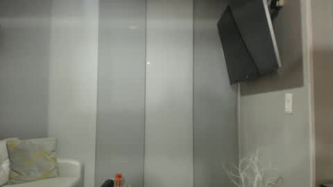 Snapshot of angelinna_12 chatting on October 14, 7:11 am angelinna_12 online show from October 14, 7:11 am