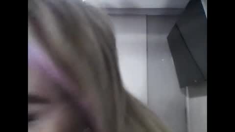 Snapshot of angelinna_12 chatting on September 23, 8:23 am angelinna_12 online show from September 23, 8:23 am