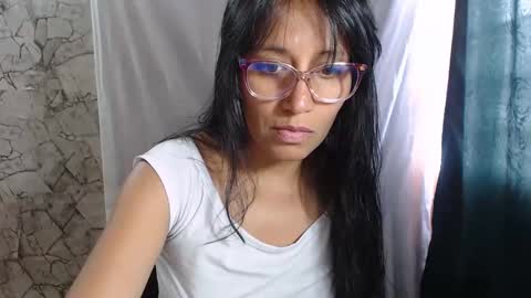 angela online show from November 25, 5:04 pm