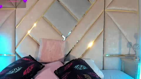 A F R O D I T A online show from March 31, 9:31 am