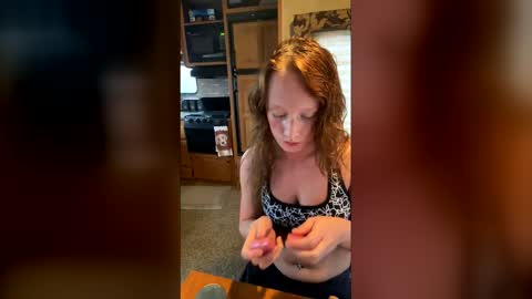 angellove8606 online show from December 13, 8:59 pm