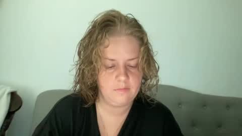 Snapshot of angeloflight273360 chatting on October 6, 2:01 pm Angel of Light online show from October 6, 2:01 pm