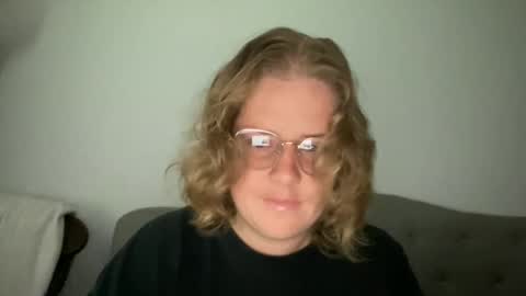 Snapshot of angeloflight273360 chatting on October 9, 12:42 pm Angel of Light online show from October 9, 12:42 pm