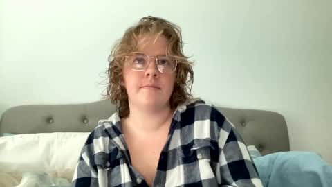 Snapshot of angeloflight273360 chatting on March 2, 6:03 pm Angel of Light online show from March 2, 6:03 pm