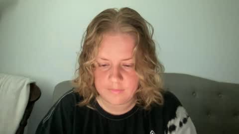Snapshot of angeloflight273360 chatting on October 5, 2:00 pm Angel of Light online show from October 5, 2:00 pm