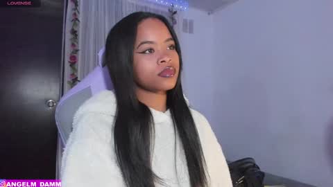 Snapshot of angelsmia_ chatting on March 6, 4:19 am  MIA available content ask online show from March 6, 4:19 am