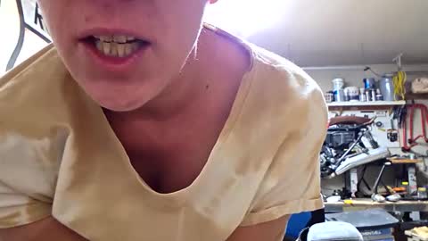 Snapshot of angie6916 chatting on October 31, 1:37 pm angie6916 online show from October 31, 1:37 pm