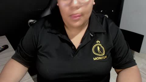 Snapshot of angy_ro12 chatting on January 28, 2:00 am angy online show from January 28, 2:00 am