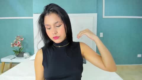 Snapshot of ania_gomez chatting on February 19, 9:14 pm Ania online show from February 19, 9:14 pm