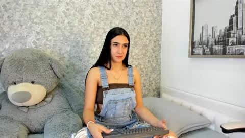 anika_h online show from February 16, 12:05 pm