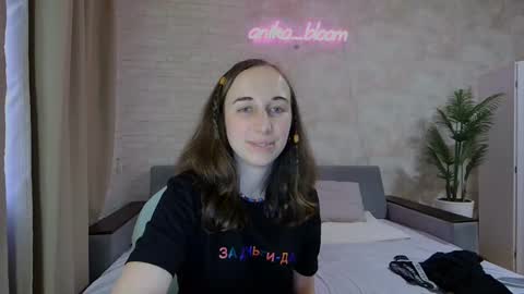 anikabloom online show from February 8, 6:33 am