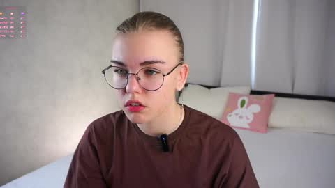 AnishaVivo online show from April 17, 11:34 am