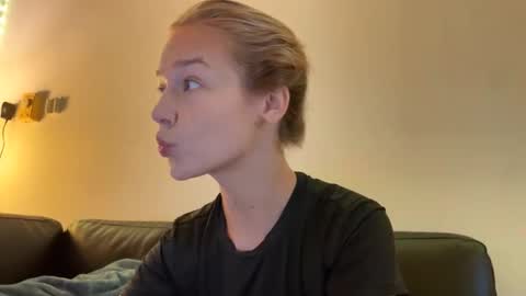 anita__hills online show from November 8, 3:33 am