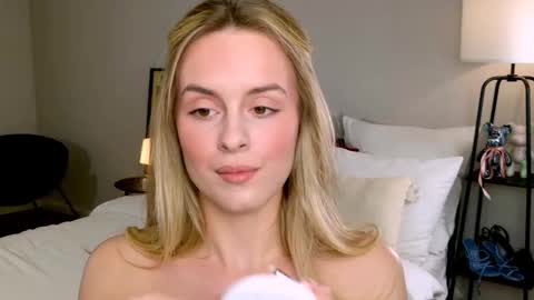 Anita online show from November 12, 1:53 pm