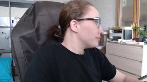Snapshot of ankey_rayah chatting on December 17, 6:35 am Nameless online show from December 17, 6:35 am
