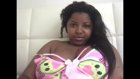 emilycute online show from May 1, 6:22 pm