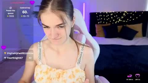 ann_woood online show from July 22, 2:51 pm