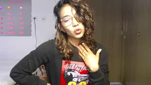 Snapshot of anna_dlove_cam chatting on December 11, 3:15 pm Anna online show from December 11, 3:15 pm